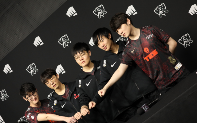 强度加大的 强度加大的