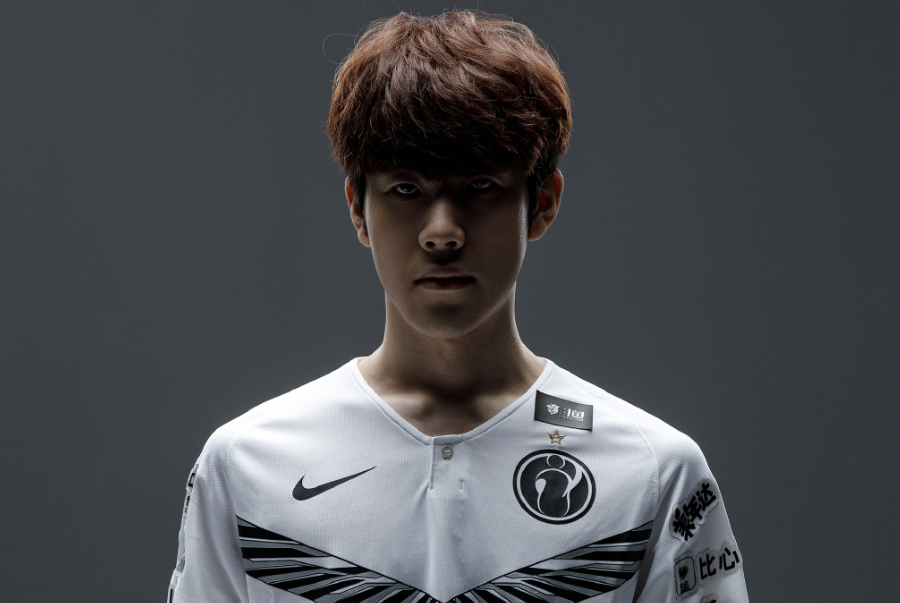 部的焦点与 部的焦点与