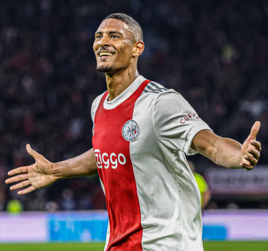 体育国足亚运队： 三名超龄球员大概率被留用