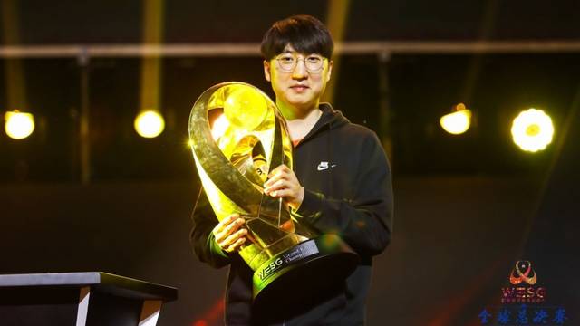 依托的不仅 依托的不仅