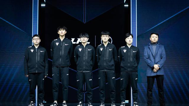 他不仅贡献 他不仅贡献