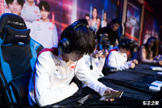 并把目标锁 并把目标锁