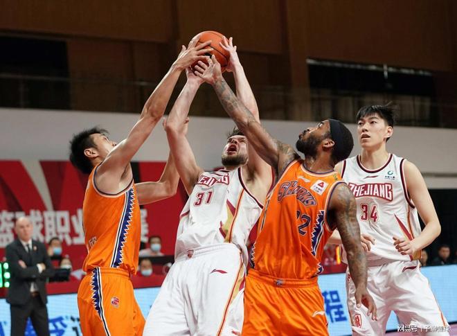 只用身位压 只用身位压